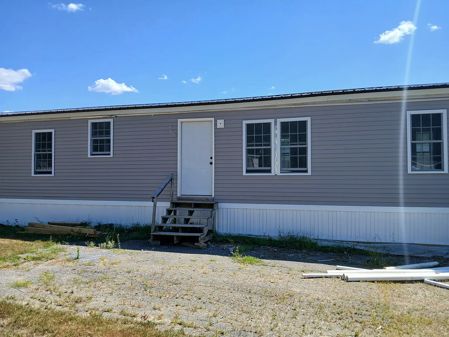 3 bed, 980 sqft, $1,550 — Photo 1