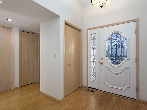 4th image of 3111 SE 161st Ave