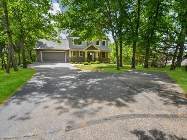 870 Kirkwood Way N, Hudson, WI 54016