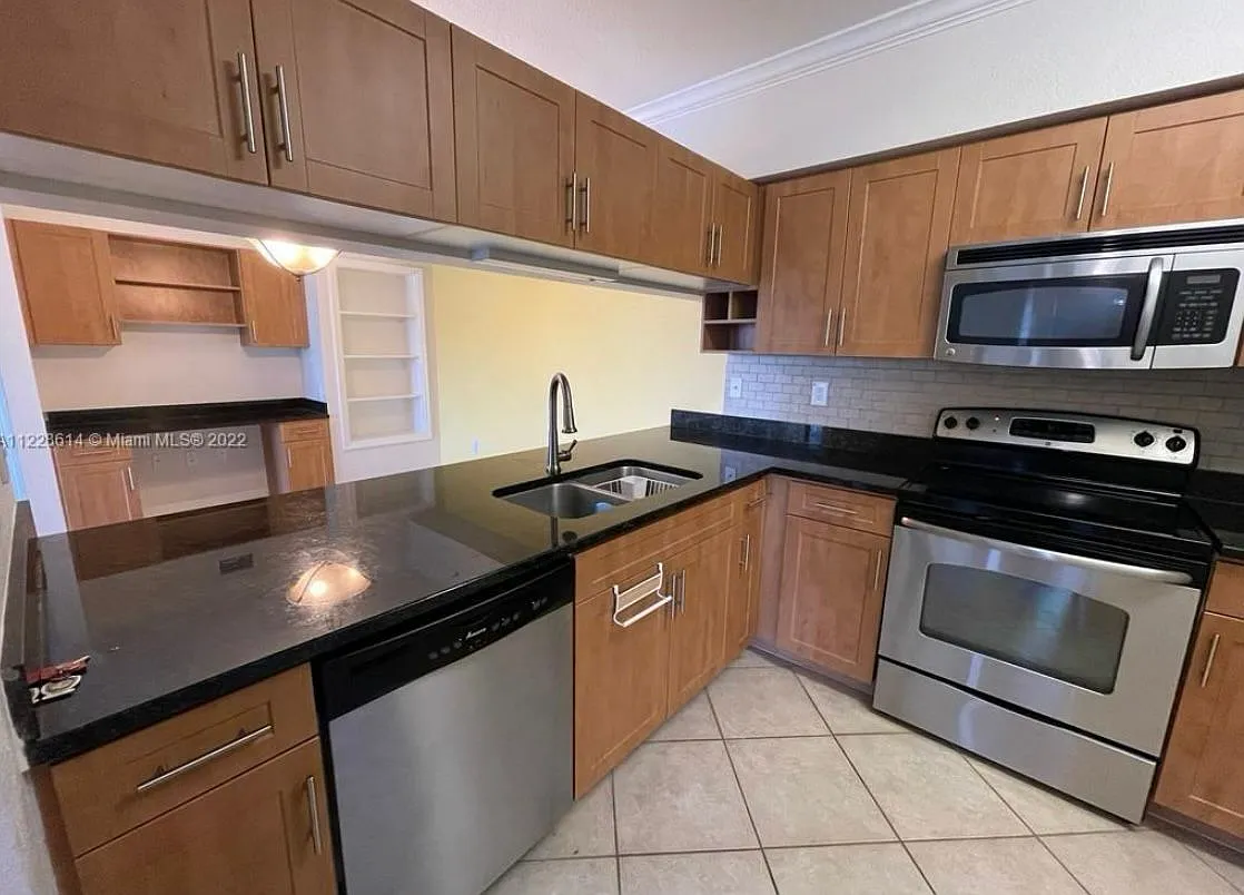 2 bed, 1220 sqft, $2,150 — Photo 3