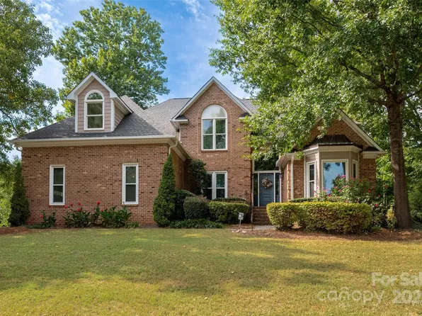 9116 Tresanton Dr, Charlotte, NC 28210