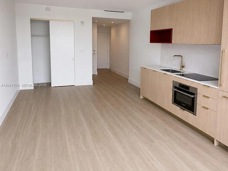 90 NE 32nd St #1126 — Photo 3