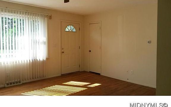 3rd image of 1308 Pioneer Ave