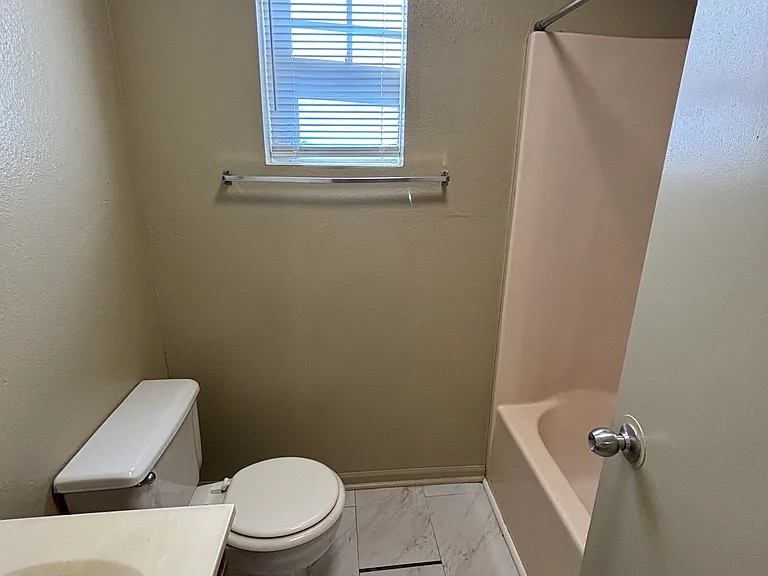 215 W Fairview St #303 — Photo 7