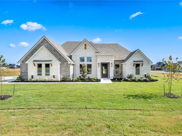 7800 Mathis Creek Dr, Bryan, TX 77808