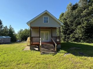 89 Maple Hill Rd, Derby Line, VT 05830