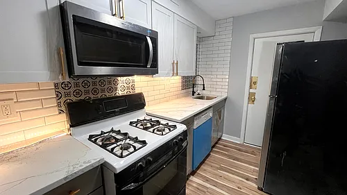 5737 Hobart St #1 Photo 1