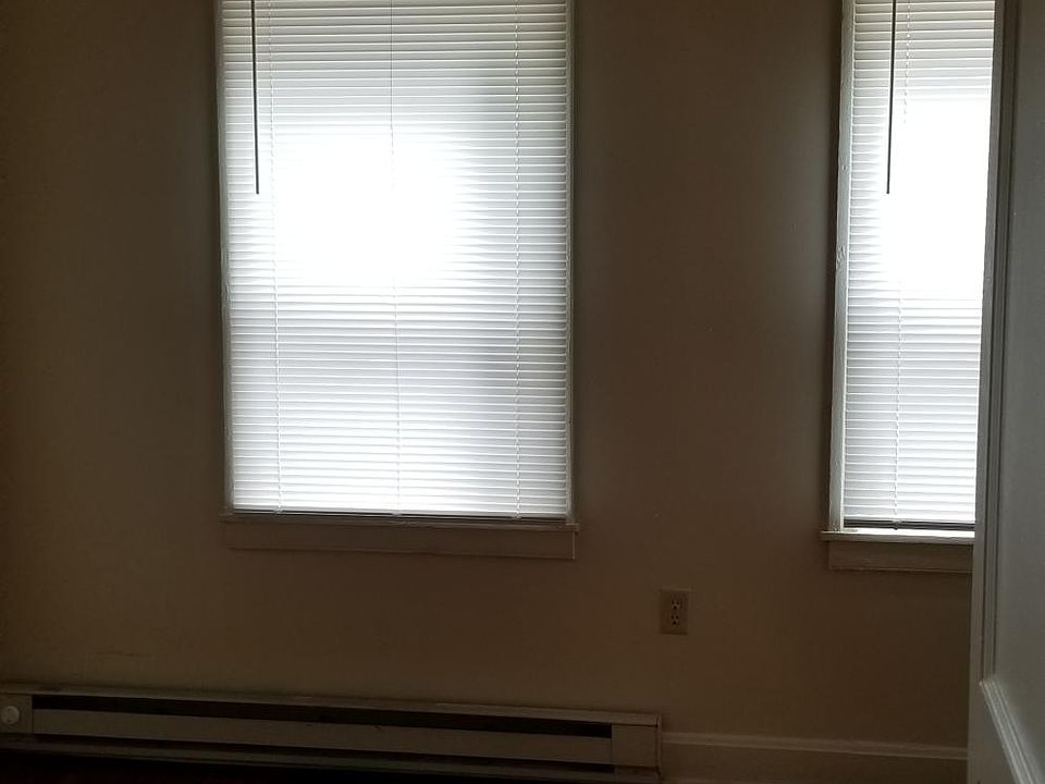 2nd image of 112 E Louther St