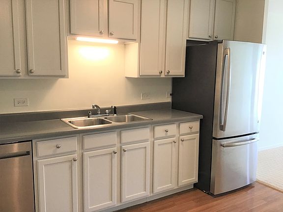 2nd image of 1660 N Lasalle St #2410