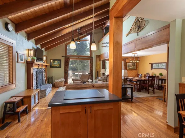 26637 Lake Forest Dr, Twin Peaks, CA 92391