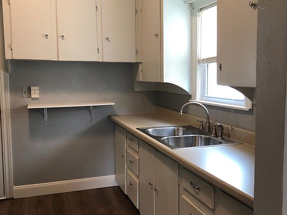 3rd image of 4911 N Peniel Ave