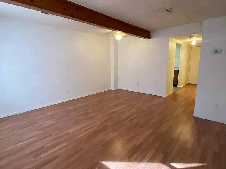 2401 SW 43rd St #3 — Photo 2