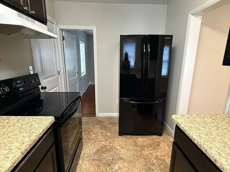 206 Queens Rd — Photo 5