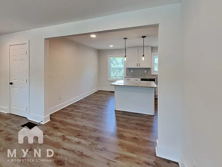 60 Finch Dr SE — Photo 6