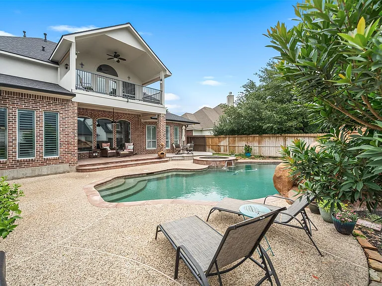 390 Wedgewood Dr — Photo 12