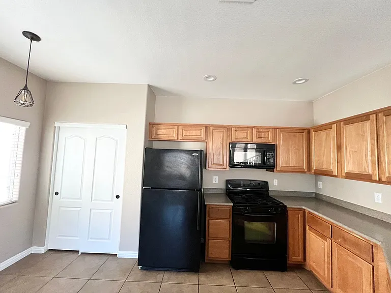 10021 Government Point Way #102 — Photo 4