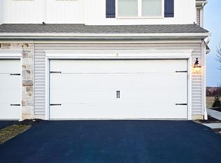 1596 Zestar Dr, Mechanicsburg, PA 17055