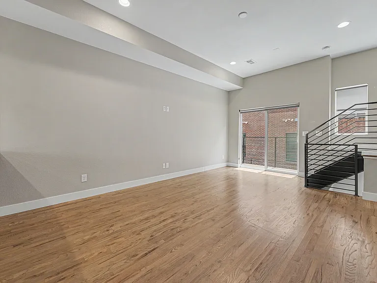 2868 N Hazel Ct — Photo 15