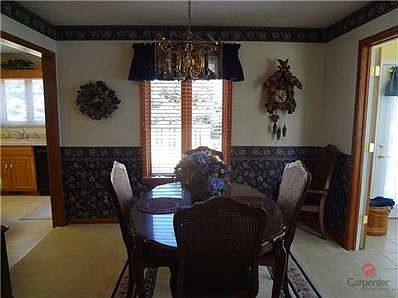 4th image of 2512 Theobald St
