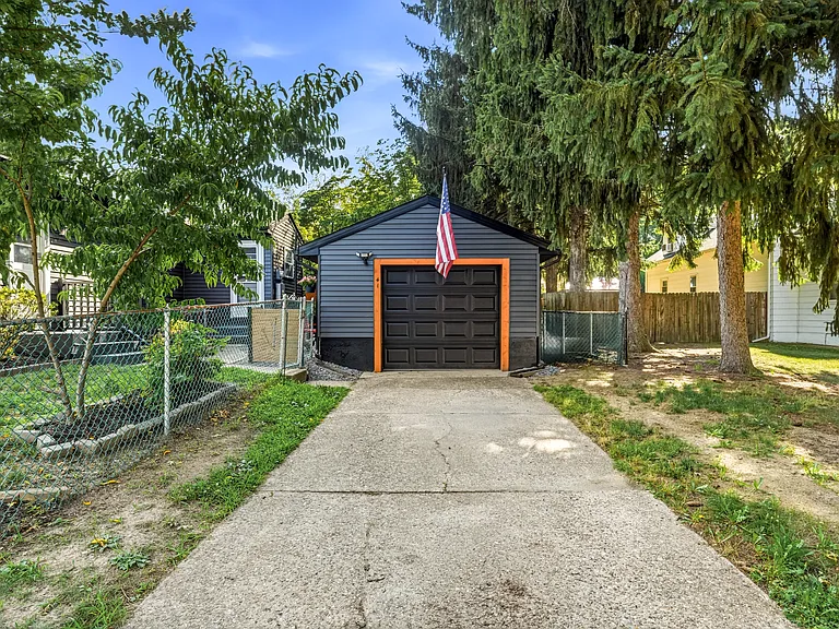41 Orchard Ave — Photo 10