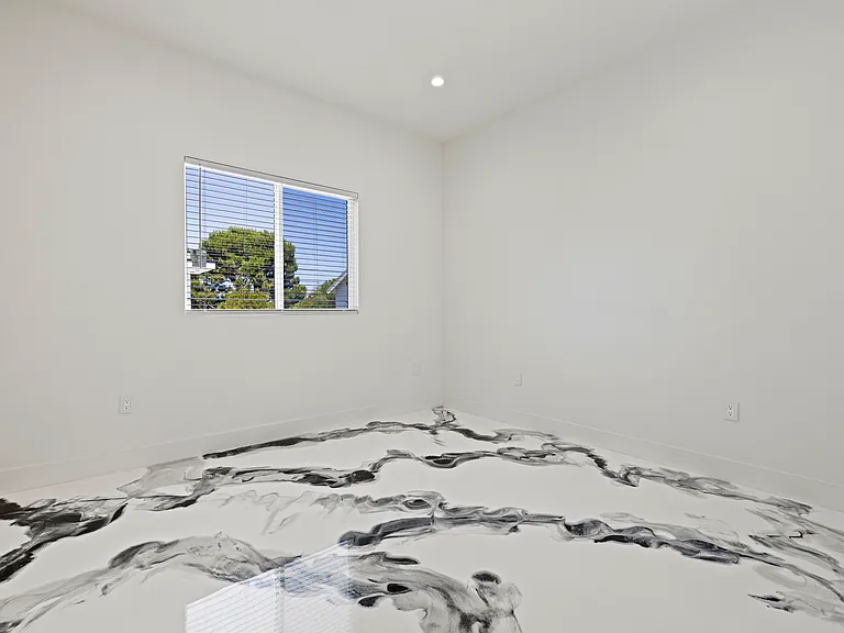 15209 Cohasset St — Photo 20