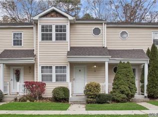 18 Franklin Commons, Yaphank, NY 11980