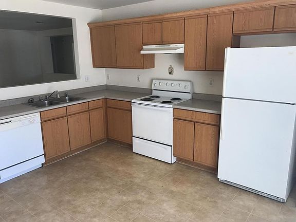 5th image of 12480 N B St