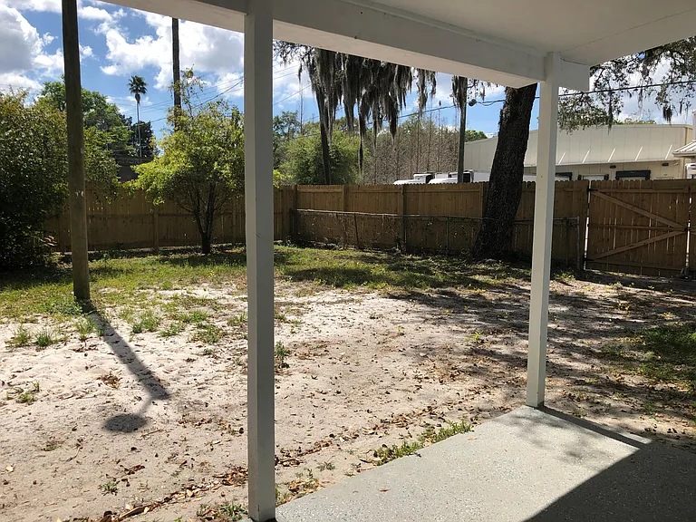 3001 E McBerry St — Photo 13