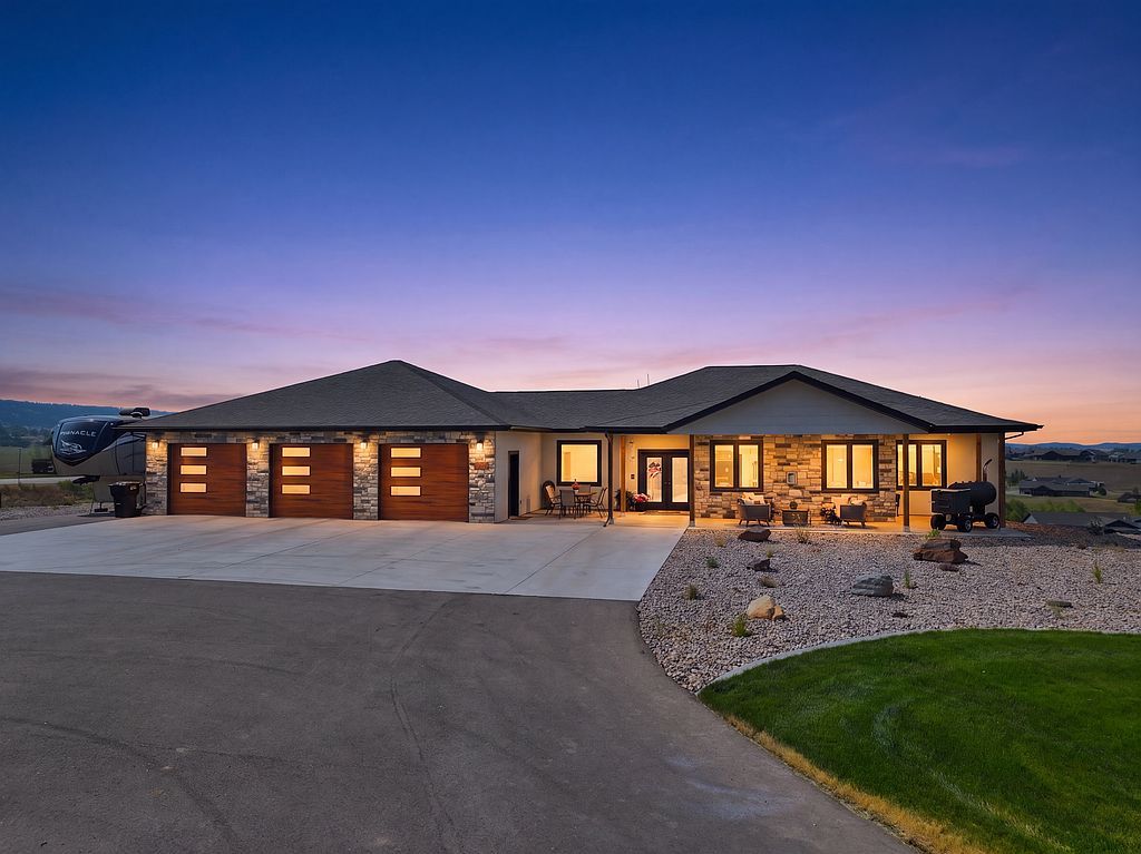 2285 McGuigan Rd - Property Image