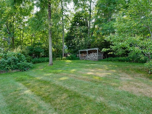 3rd image of 18 Harrington Rd