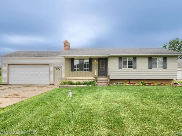 6481 Griswold Dr, Mount Morris, MI 48458