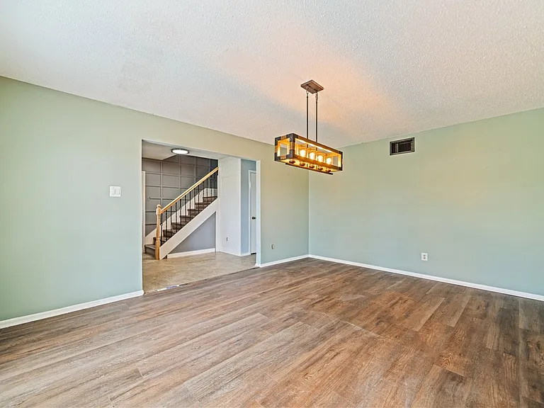 2445 Cricket Hollow St — Photo 21