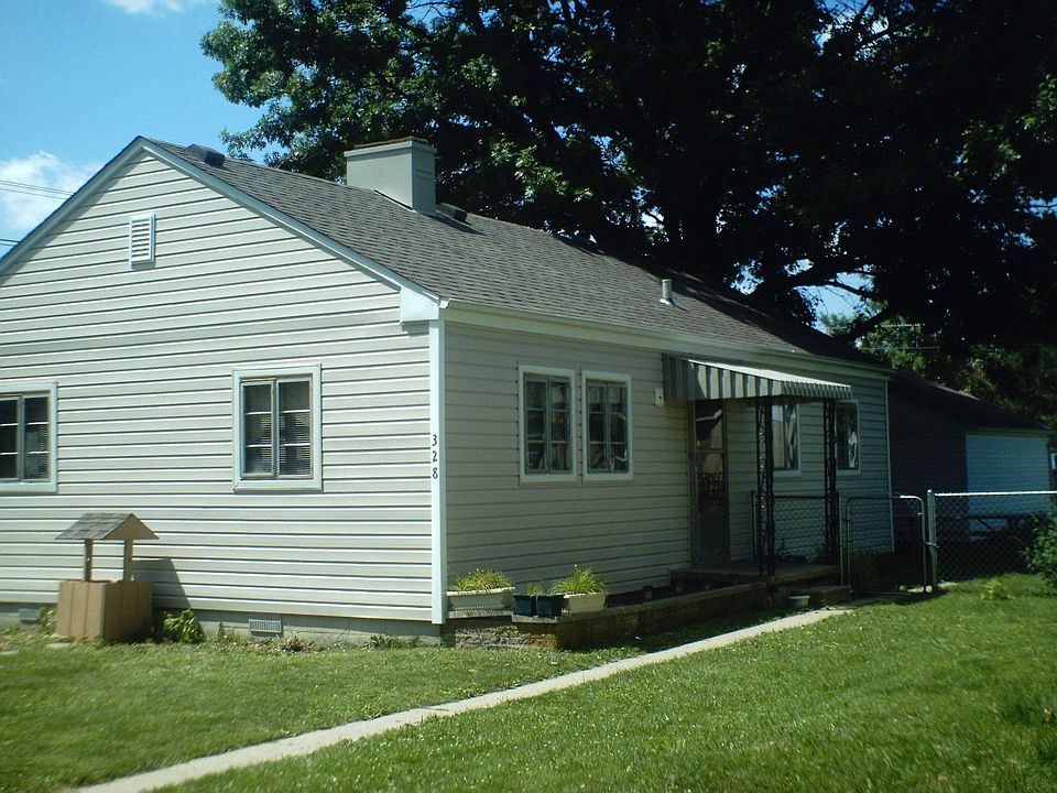 2nd image of 328 W Chicago St