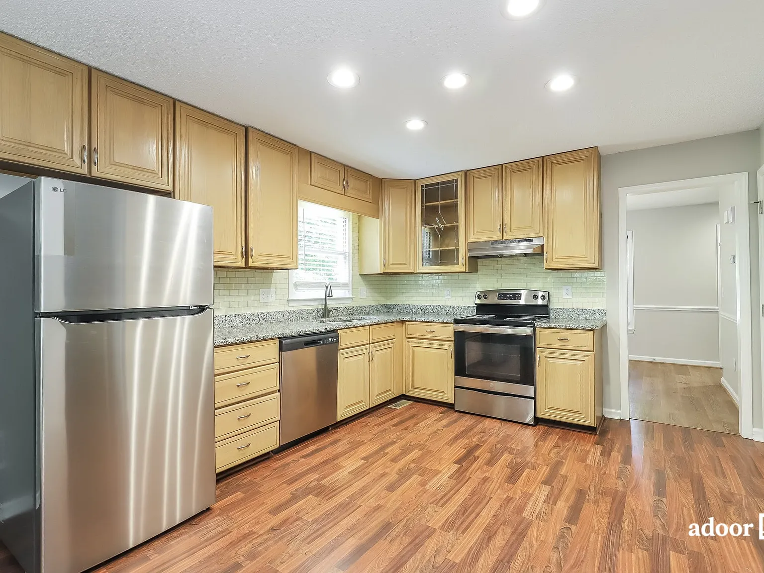 3 bed, 2.5 bath, 1419 sqft, $1,945 — Photo 4