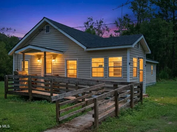 800 Goat Neck Road, Columbia, NC 27925