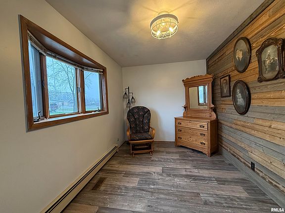 2nd image of 809 S 16th St