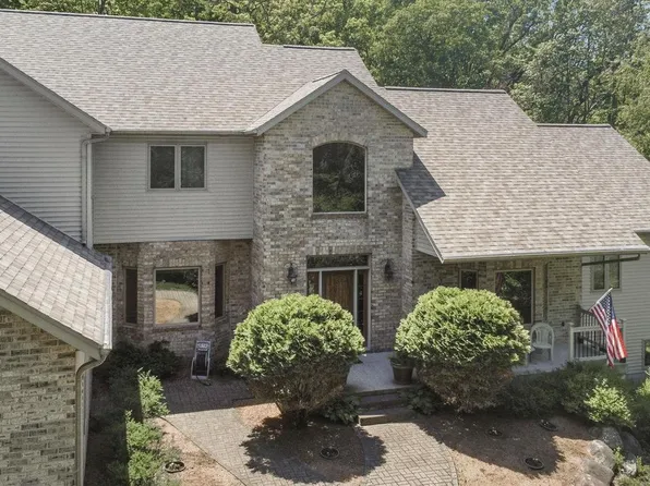 S4349 Fox Hill Circle, Baraboo, WI 53913