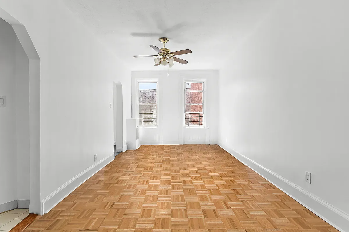 218 Hawthorne Street — Photo 3