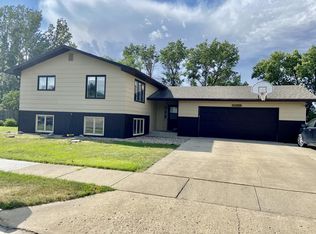 1821 Crest St, Williston, ND 58801