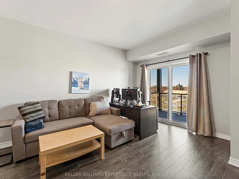 720 Yonge St #307 — Photo 14