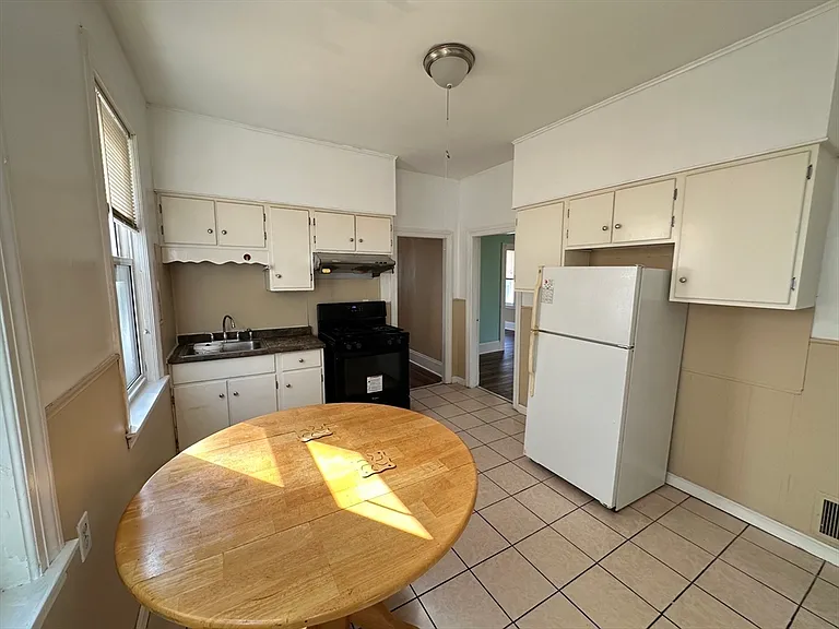49 Ashland St #49 — Photo 6
