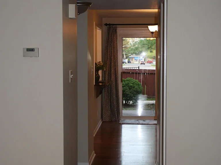 520 Adrian Ct — Photo 4