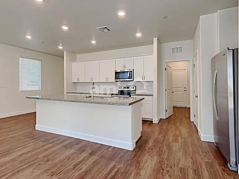 136 Charmante Tulip Ln — Photo 5