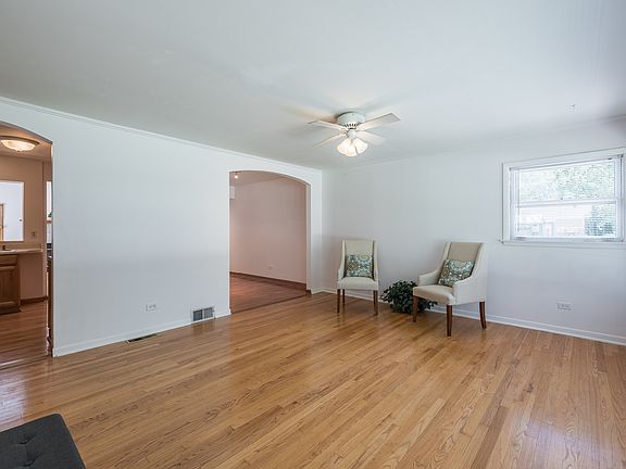 3rd image of 3S205 Juniper Ln