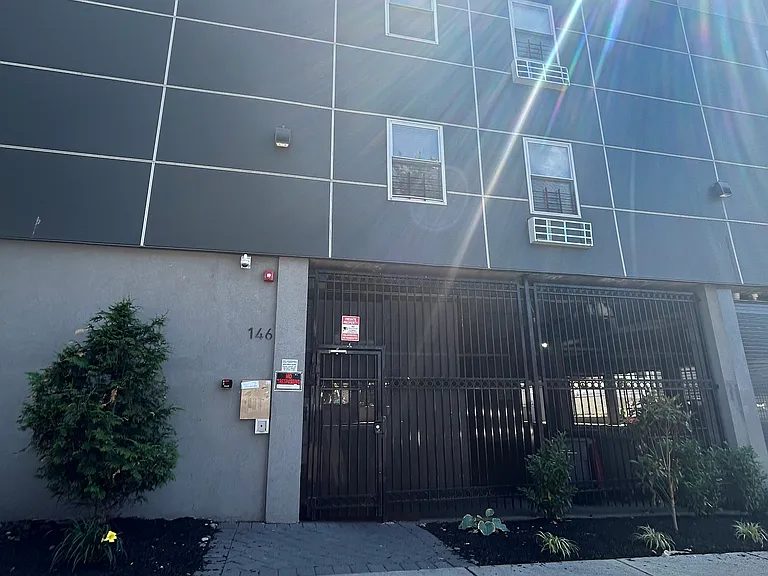 145 Hamilton Ave #306 — Photo 1