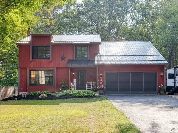 6881 Derby Rd, Derby, NY 14047