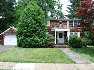 88 Valley Ave, Locust Valley, NY 11560