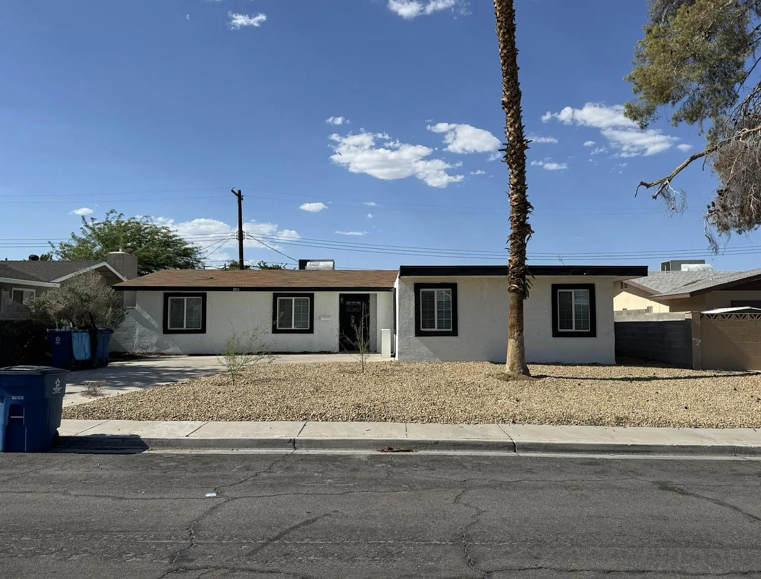 4 bed, 2.0 bath, 2000 sqft, $901 — Photo 4