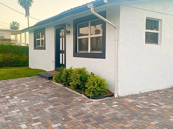 2nd image of 290 SW 12th Ave