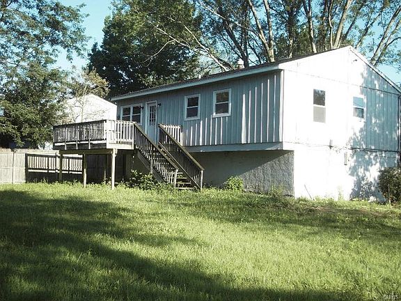 3rd image of 103 Daywood Dr